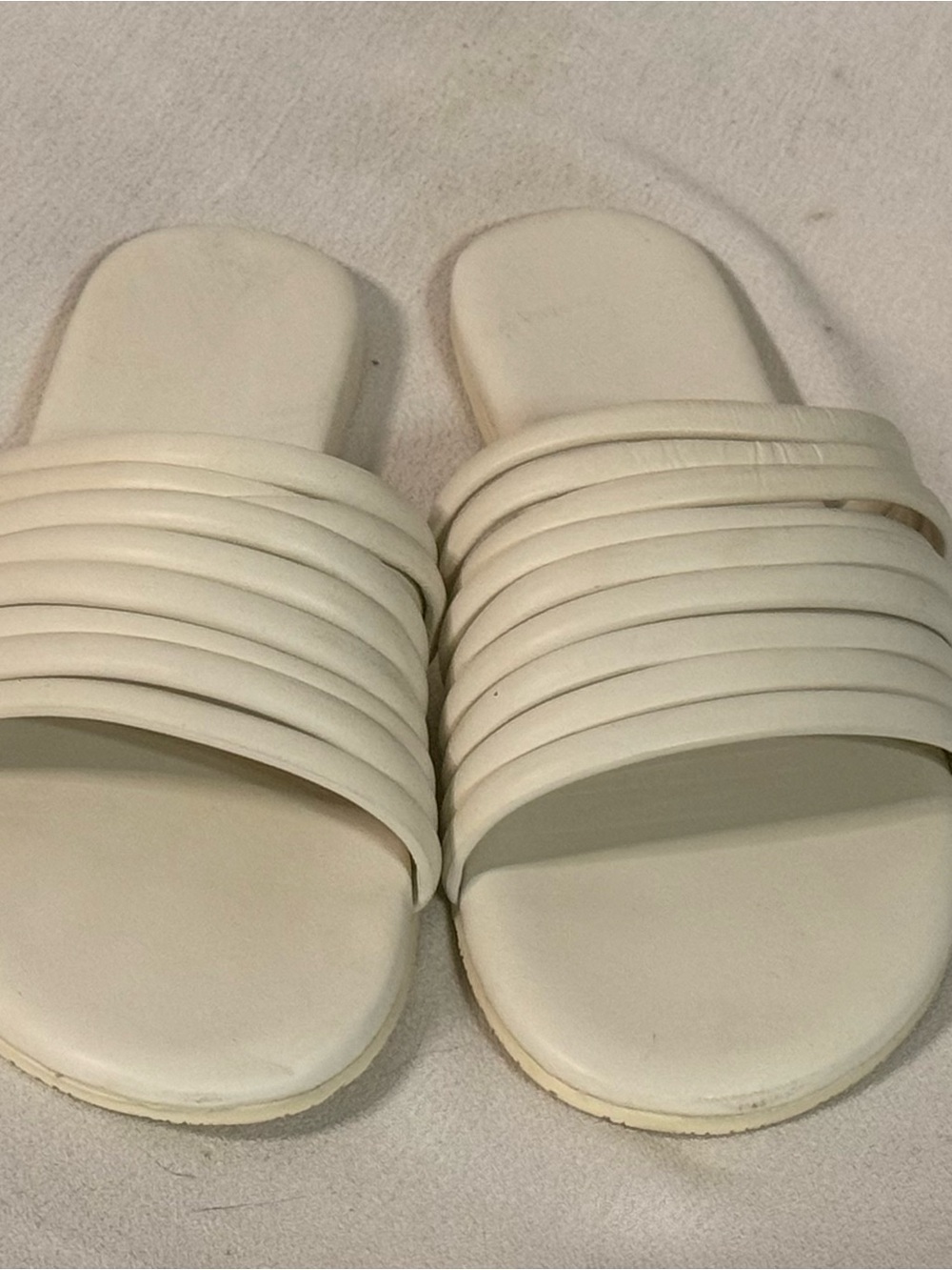 TKEES Ivory White Strappy Slide Sandals Women’s Size 9